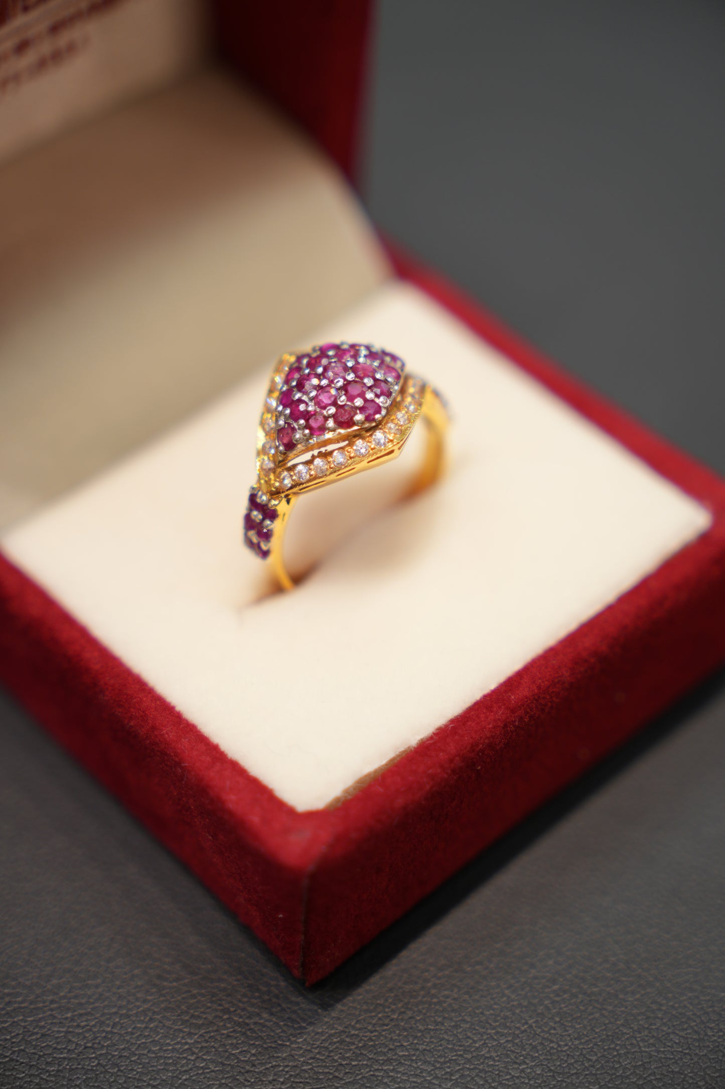 22K Gold Ladies Ring