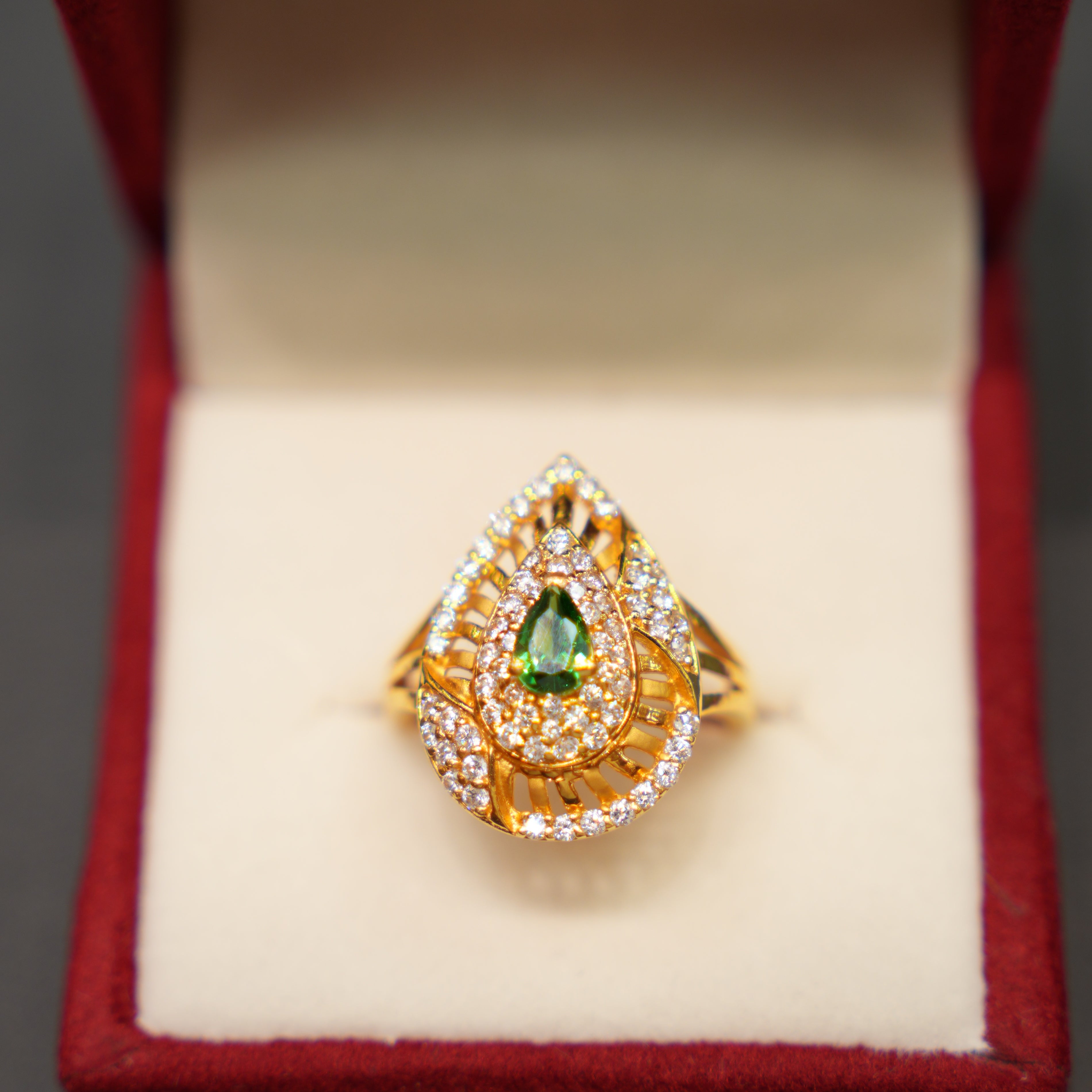 22K Gold Ladies Ring