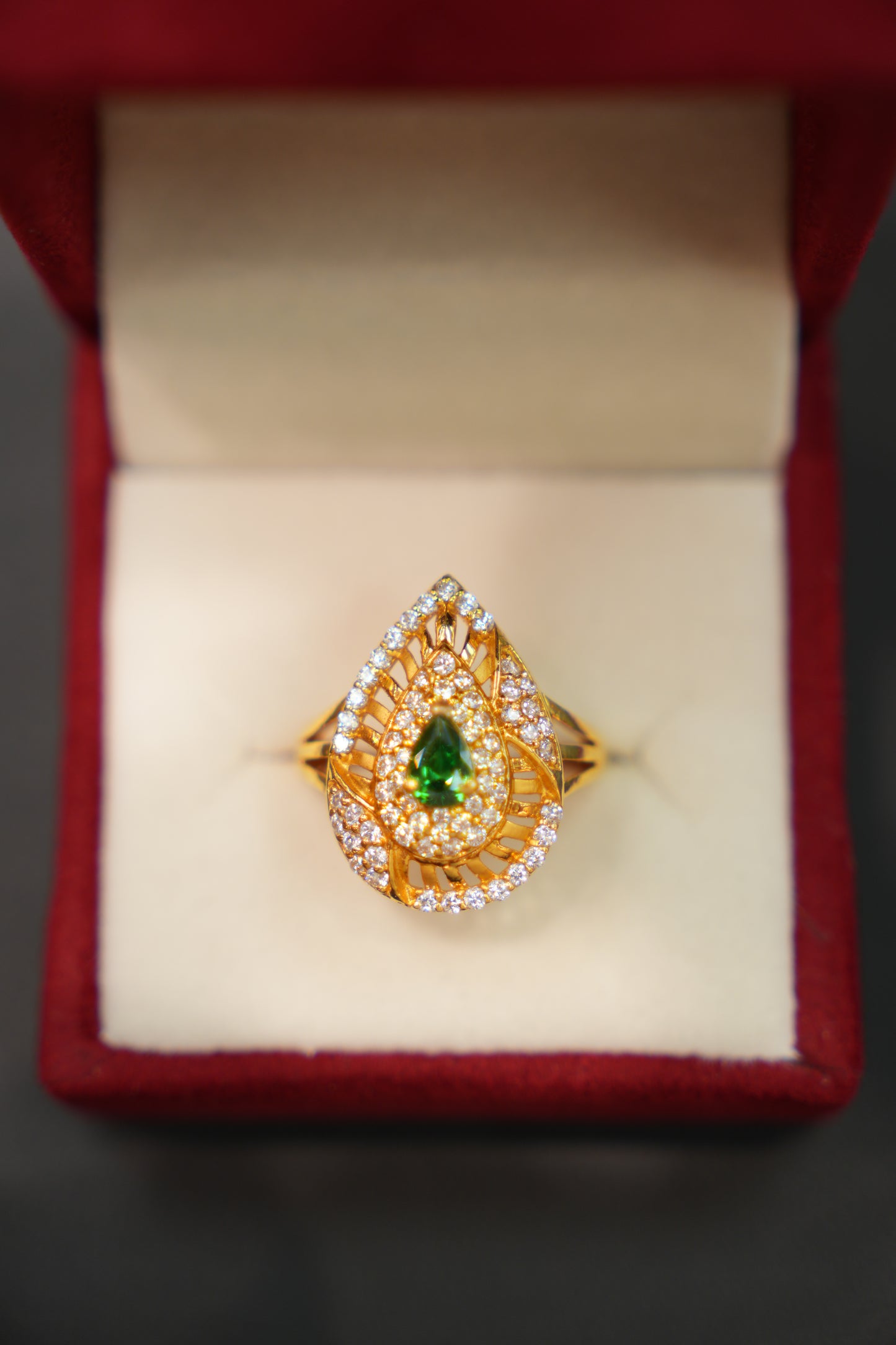 22K Gold Ladies Ring