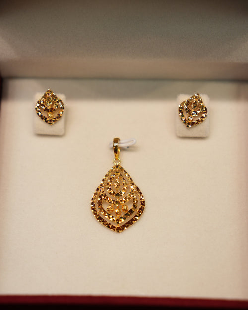 22K Gold Ladies Pendant Set