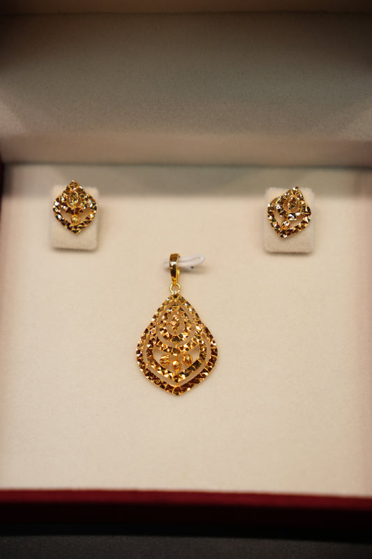 22K Gold Ladies Pendant Set