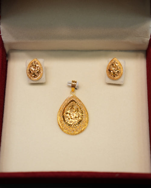 22K Gold Ladies Pendant Set