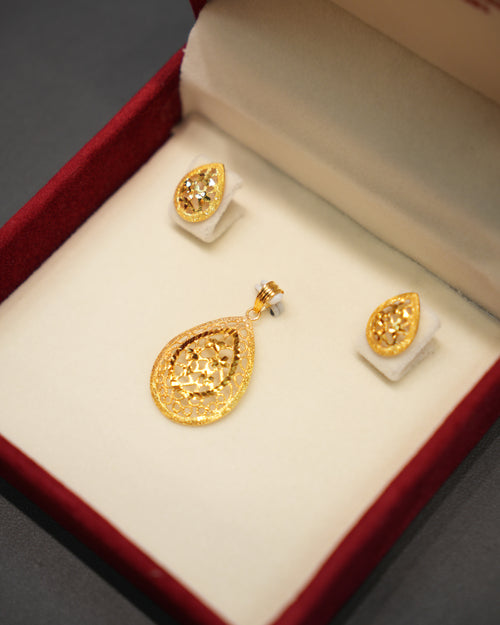 22K Gold Ladies Pendant Set