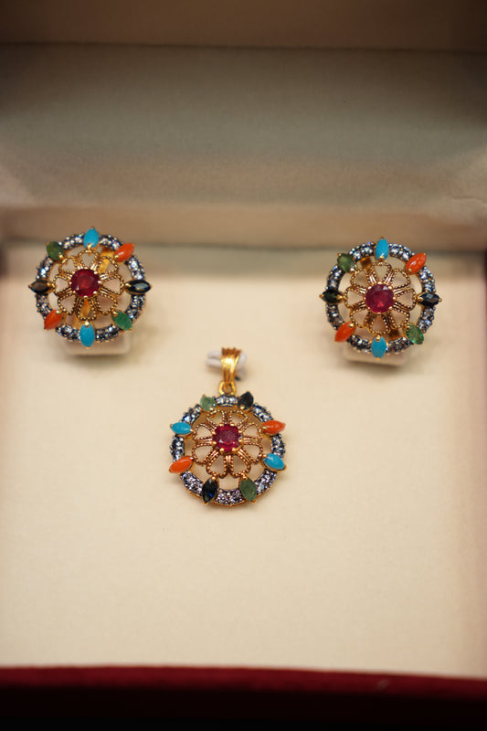 22K Gold Ladies Pendant Set