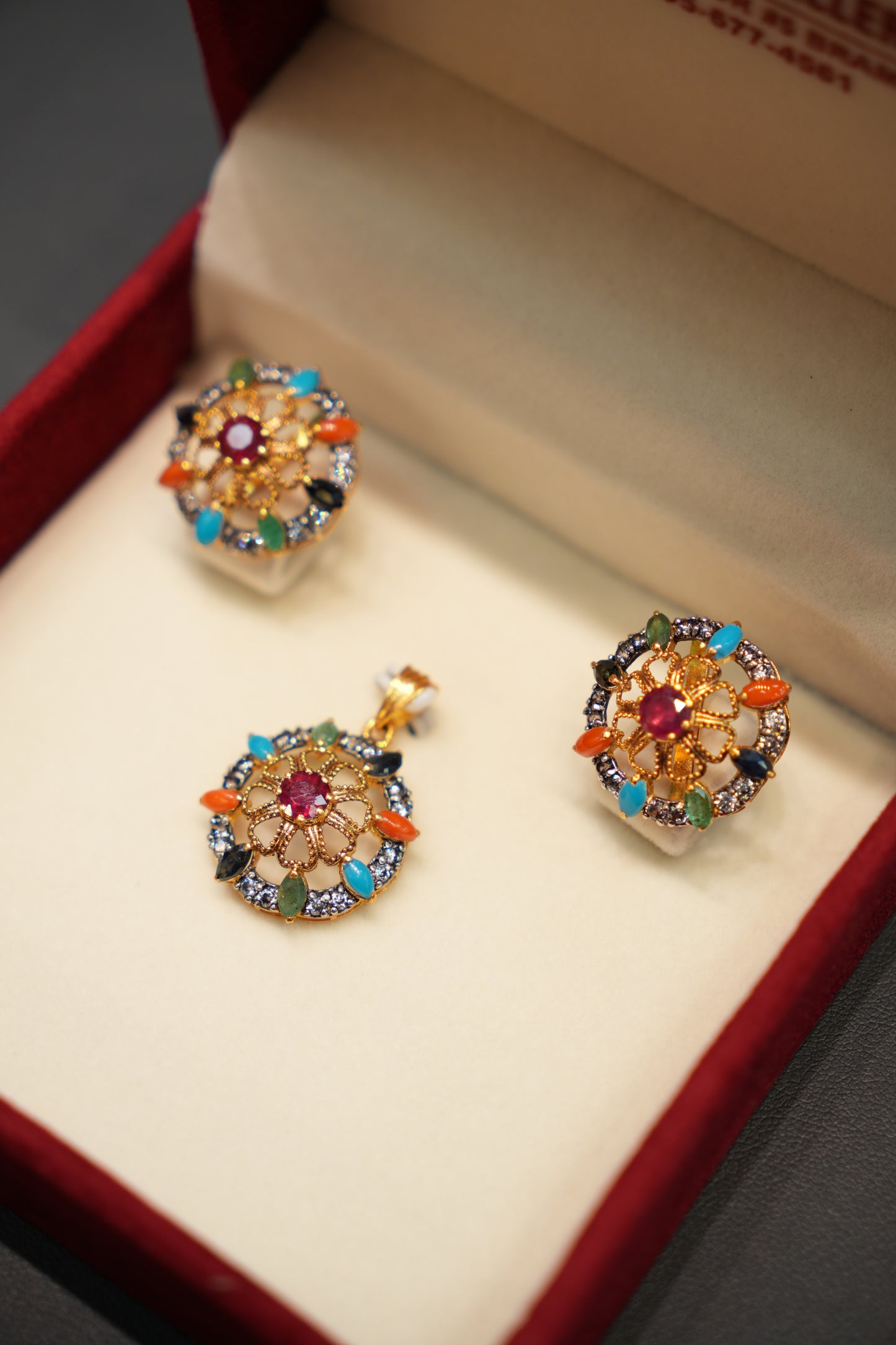 22K Gold Ladies Pendant Set