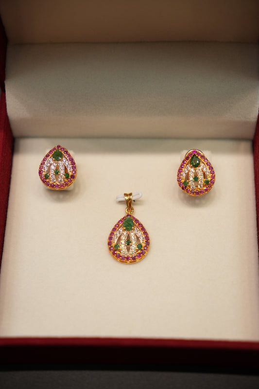 22K Gold Ladies Pendant Set