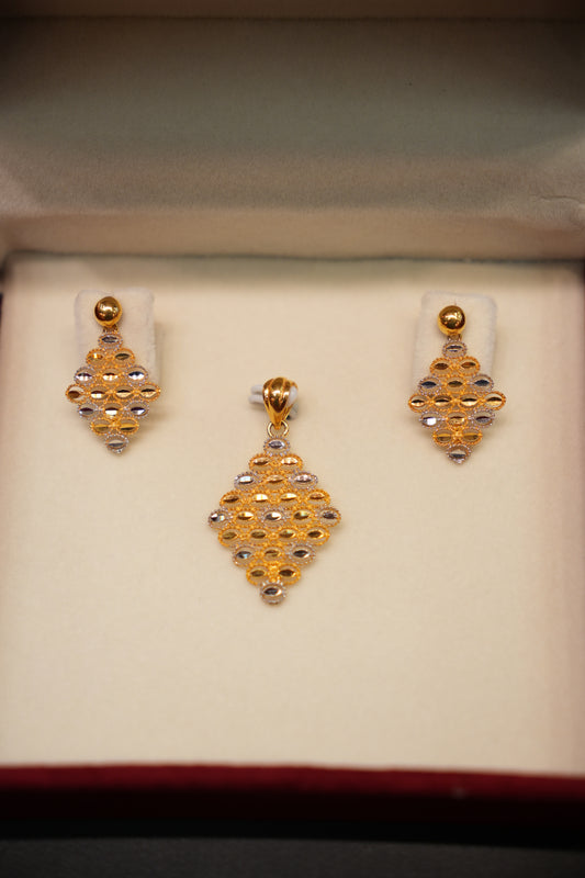 22K Gold Ladies Pendant Set