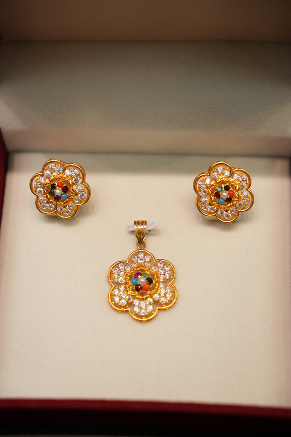22K Gold Ladies Pendant Set