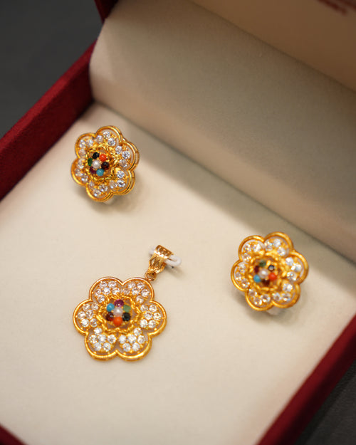 22K Gold Ladies Pendant Set