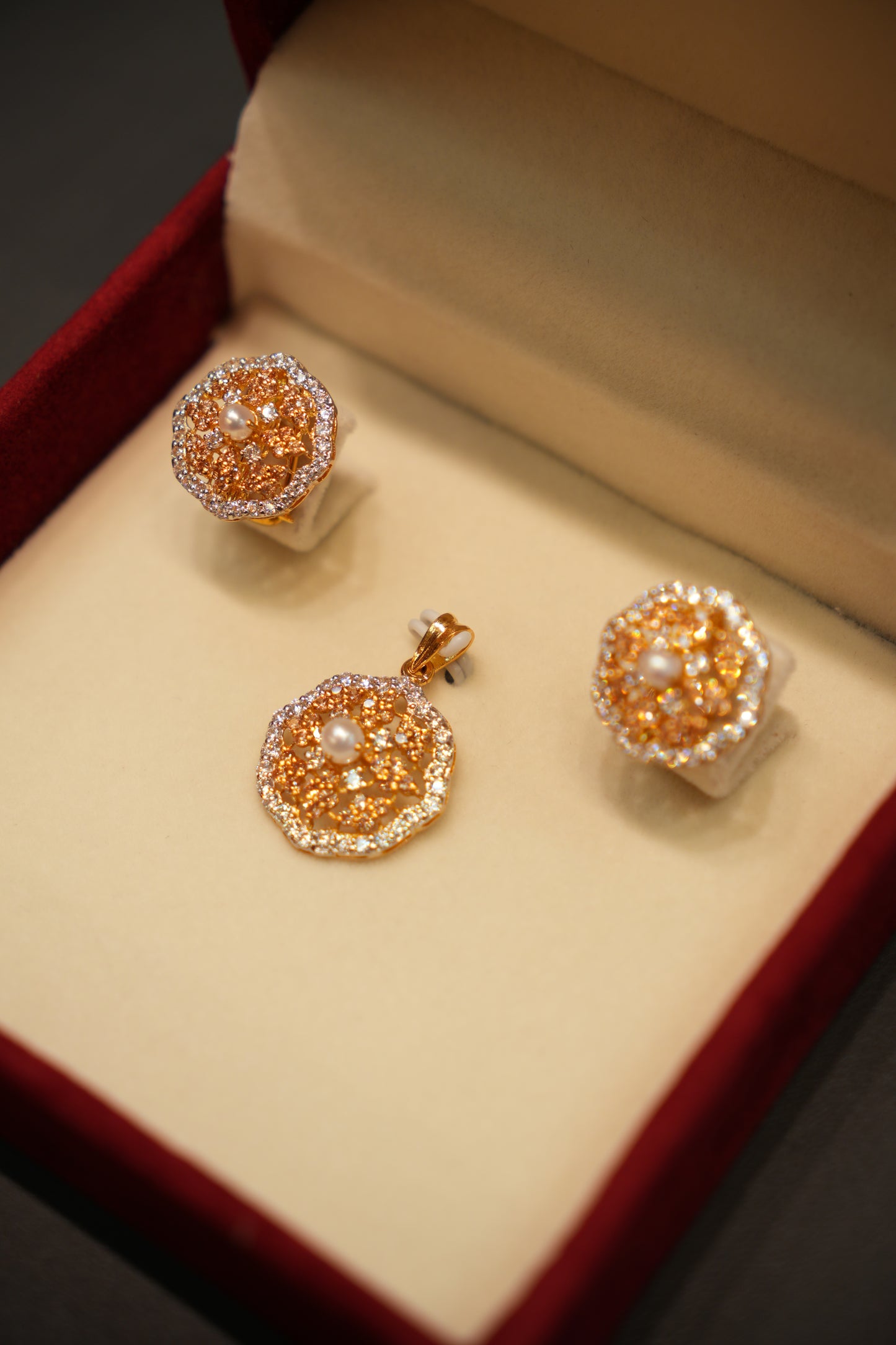 22K Gold Ladies Pendant Set