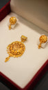 Chic pendant with earrings