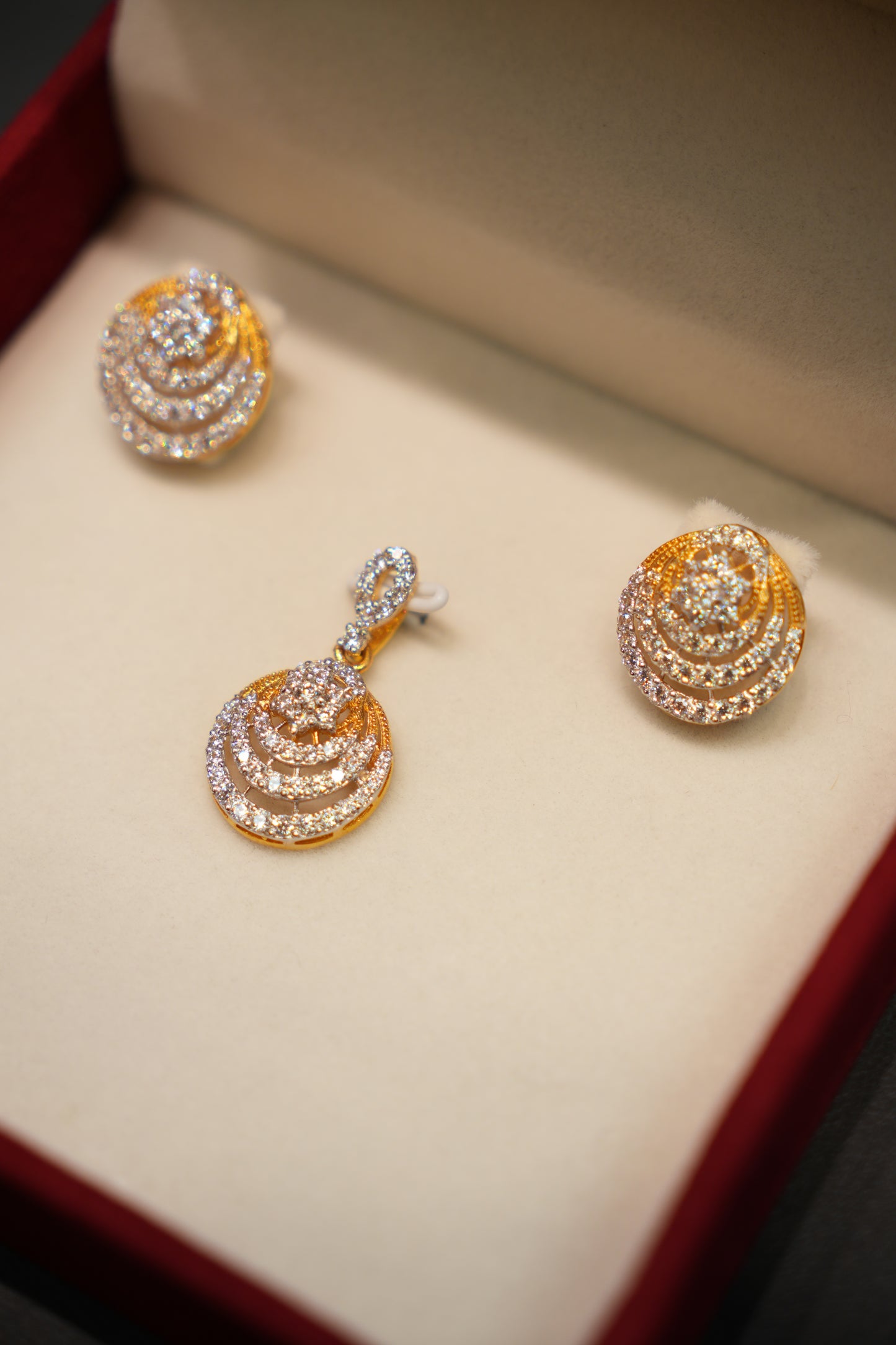 22K Gold Ladies Pendant Set