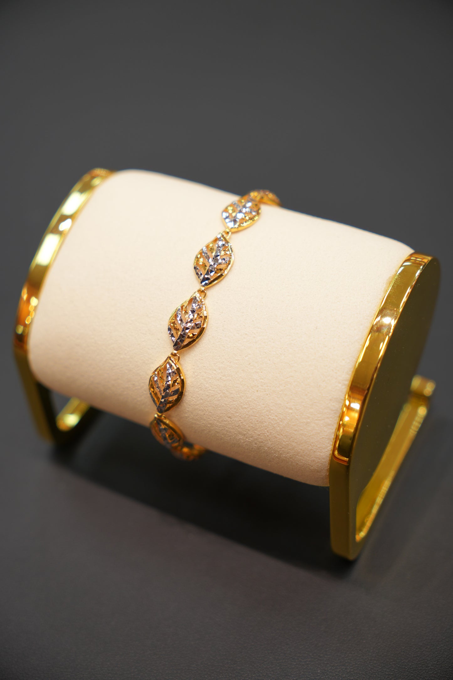 22k Gold Ladies Bracelet