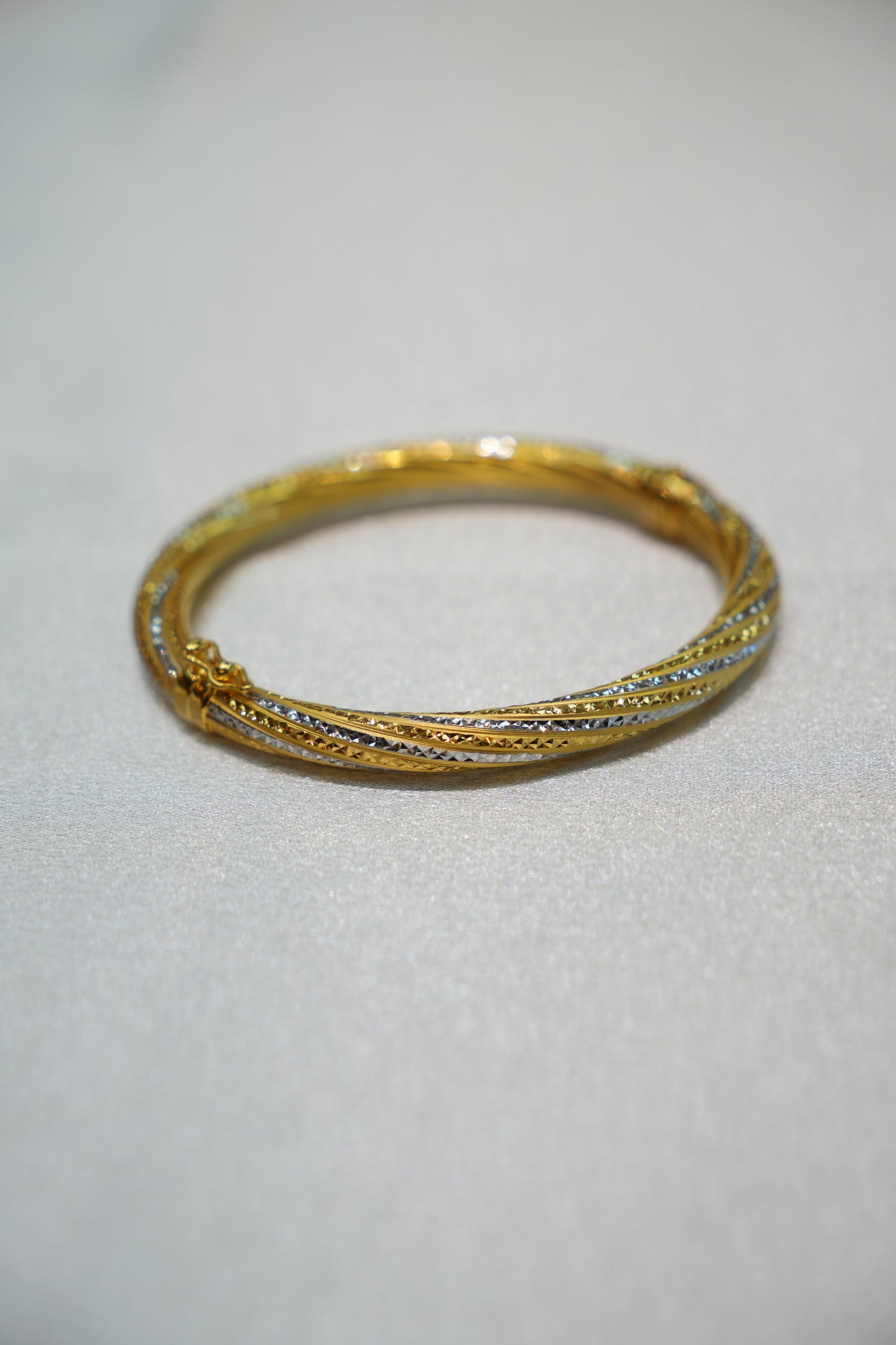 22k Gold Ladies Bangle Bracelet