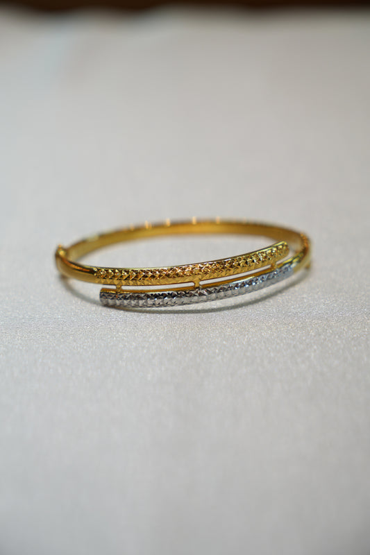 22k Gold Ladies Bangle Bracelet