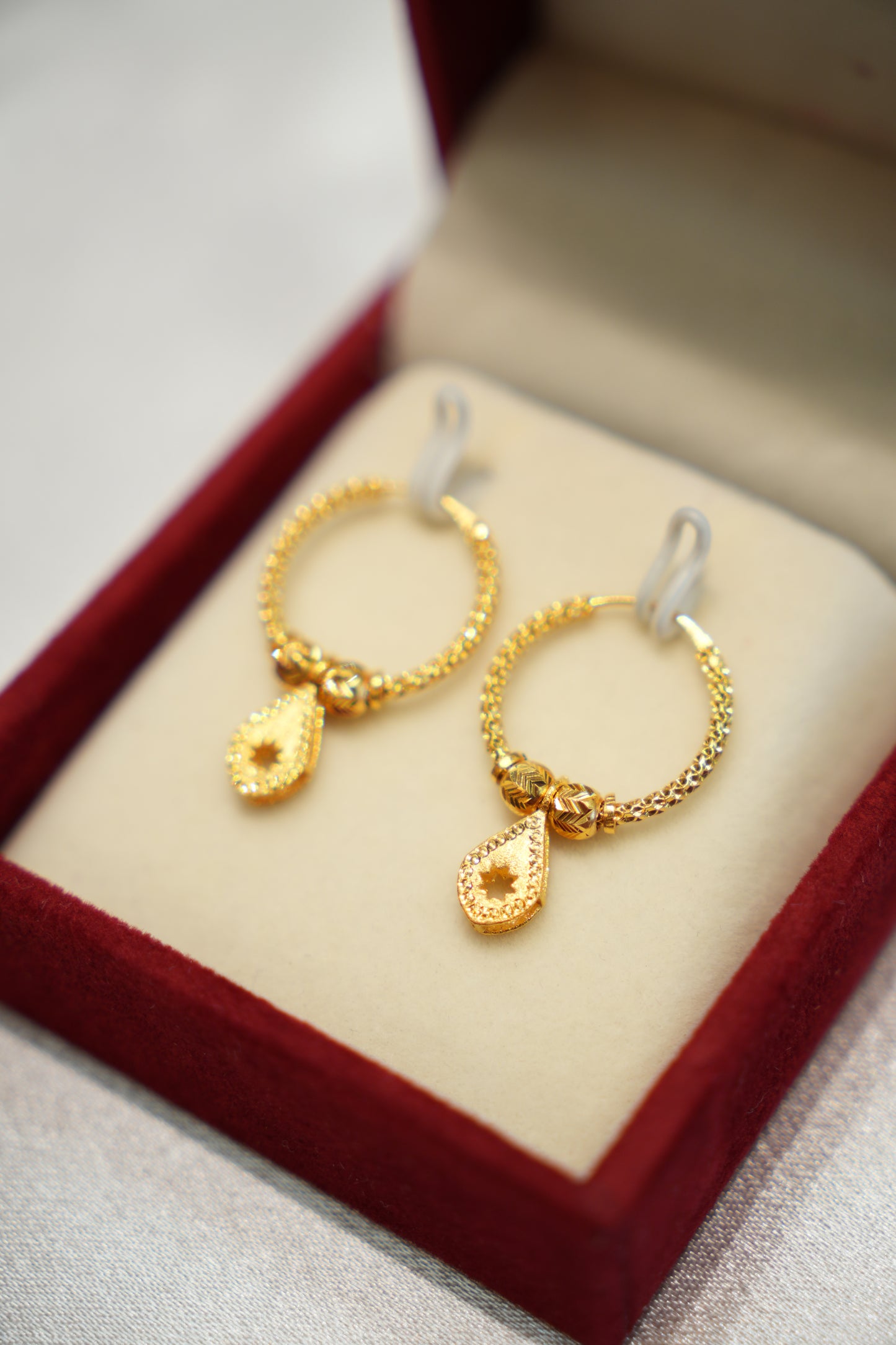 22K Gold Ladies Hoop Earrings