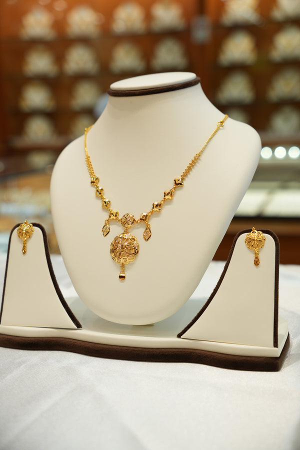 22KT Gold Modern Necklace