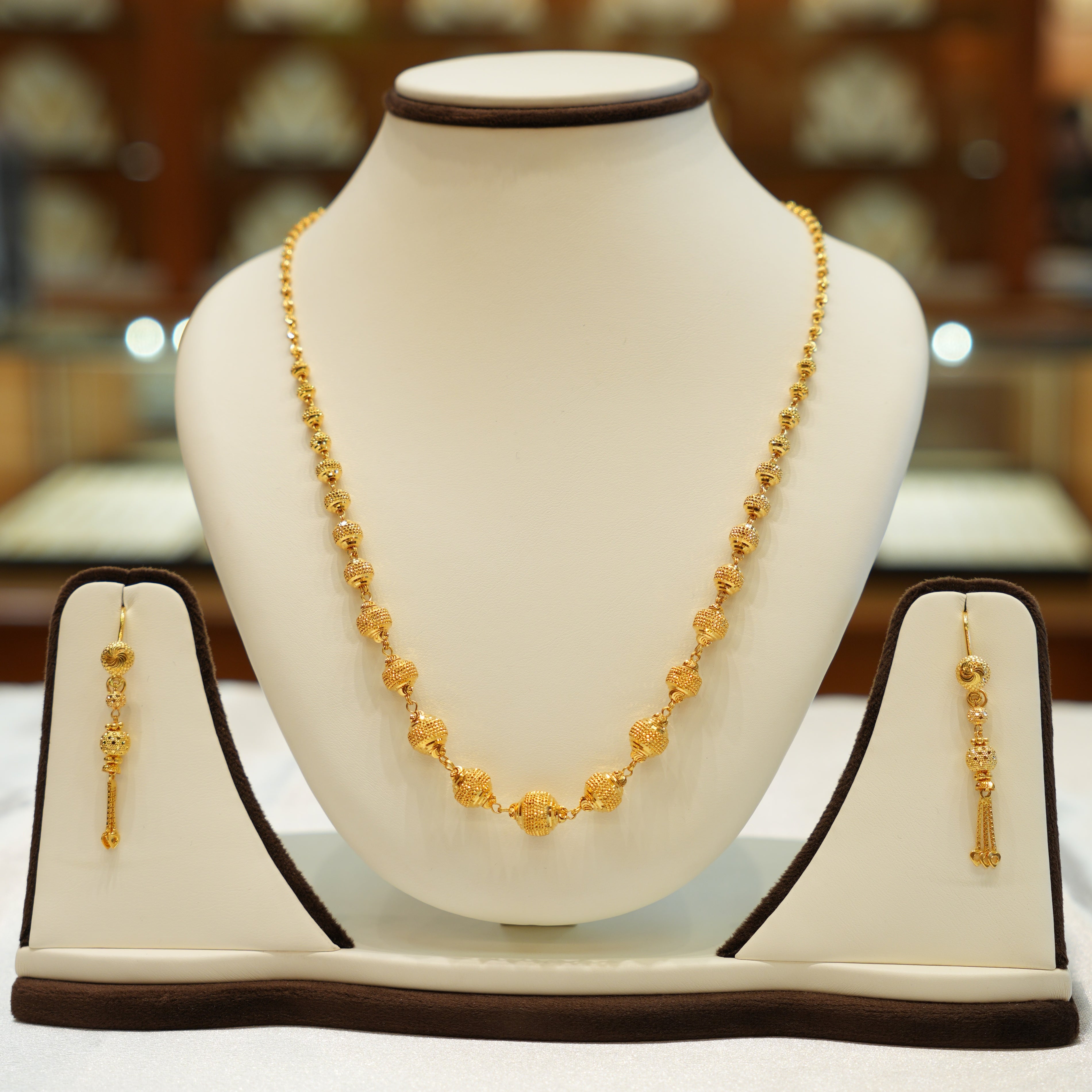22Kt Gold Designer Necklace Set