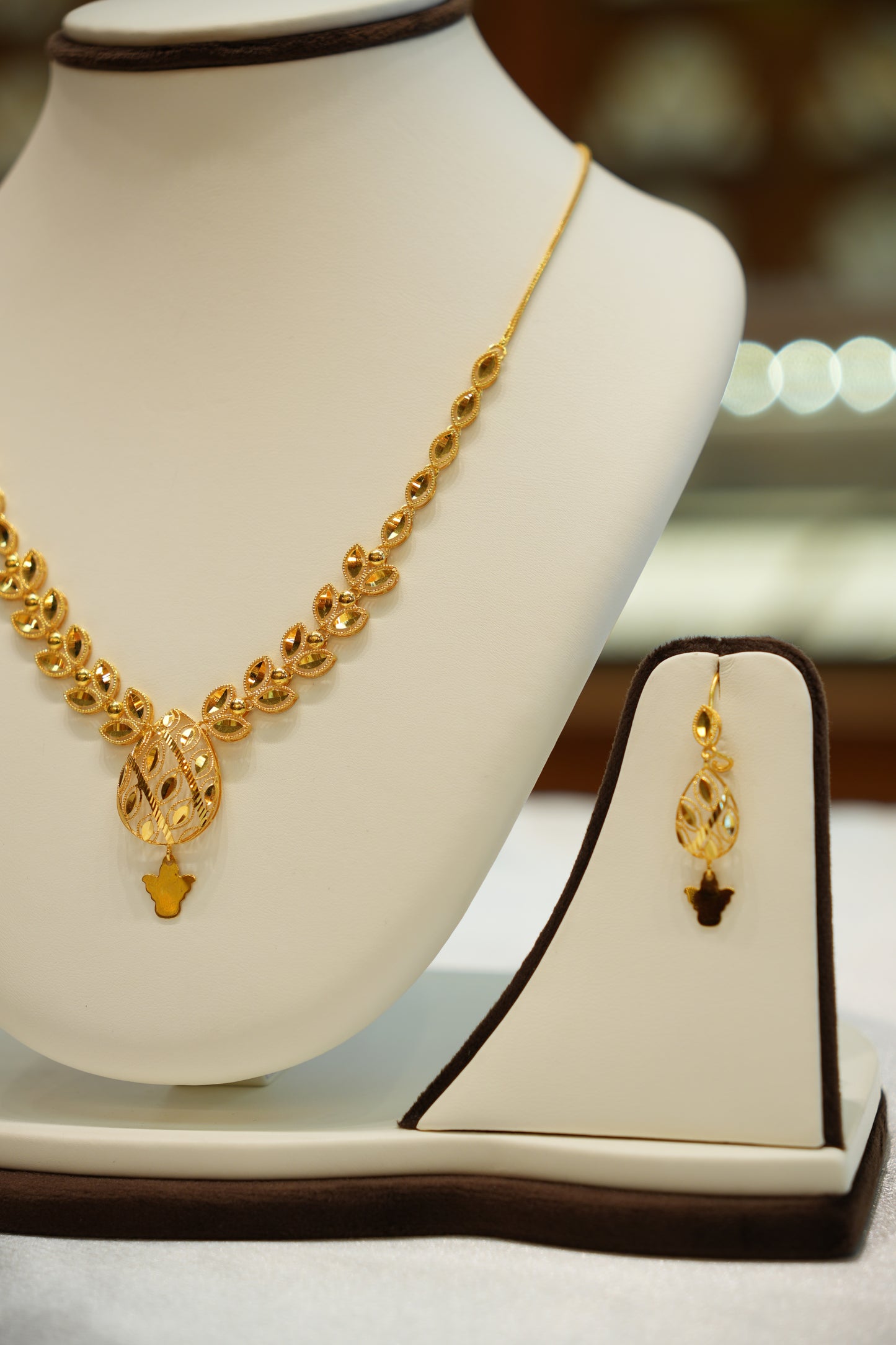 22Kt Gold Ladies Necklace