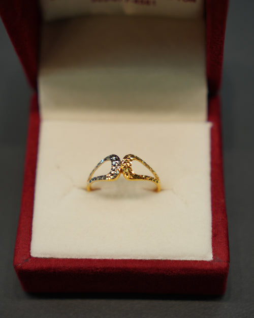 22K Gold Ladies Ring