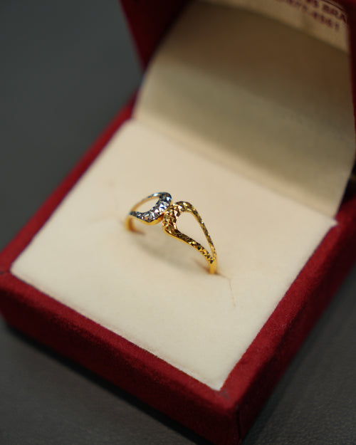 22K Gold Ladies Ring