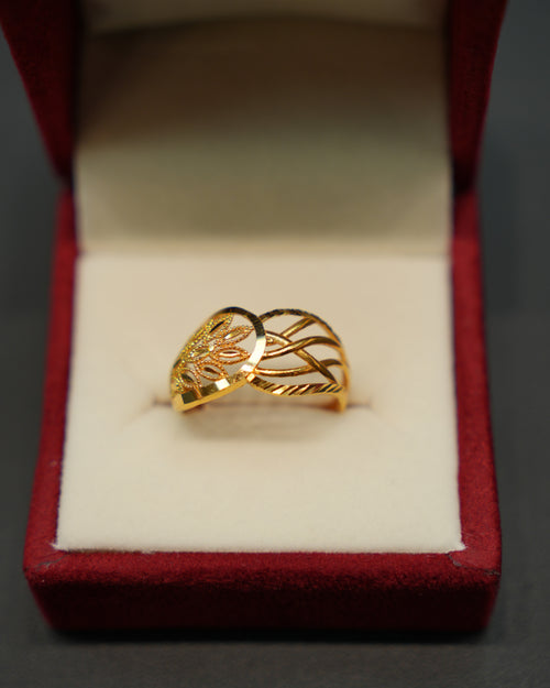 22K Gold Ladies Ring