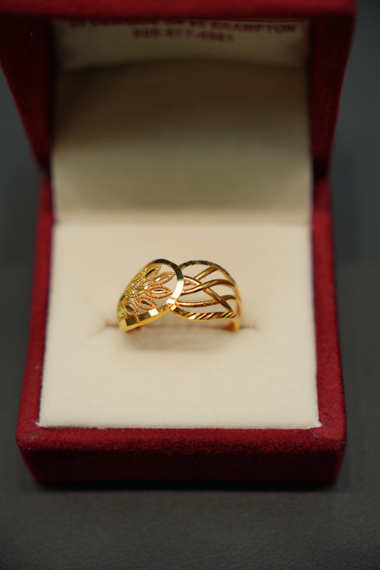 22K Gold Ladies Ring