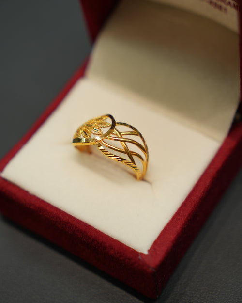22K Gold Ladies Ring