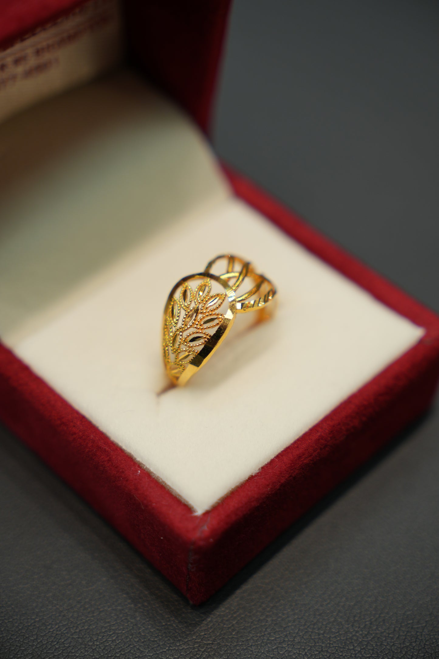 22K Gold Ladies Ring