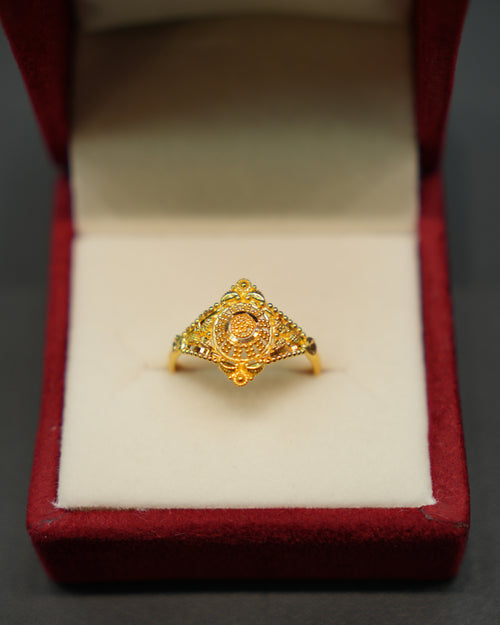22K Gold Ladies Ring