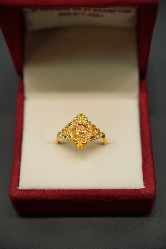 22K Gold Ladies Ring