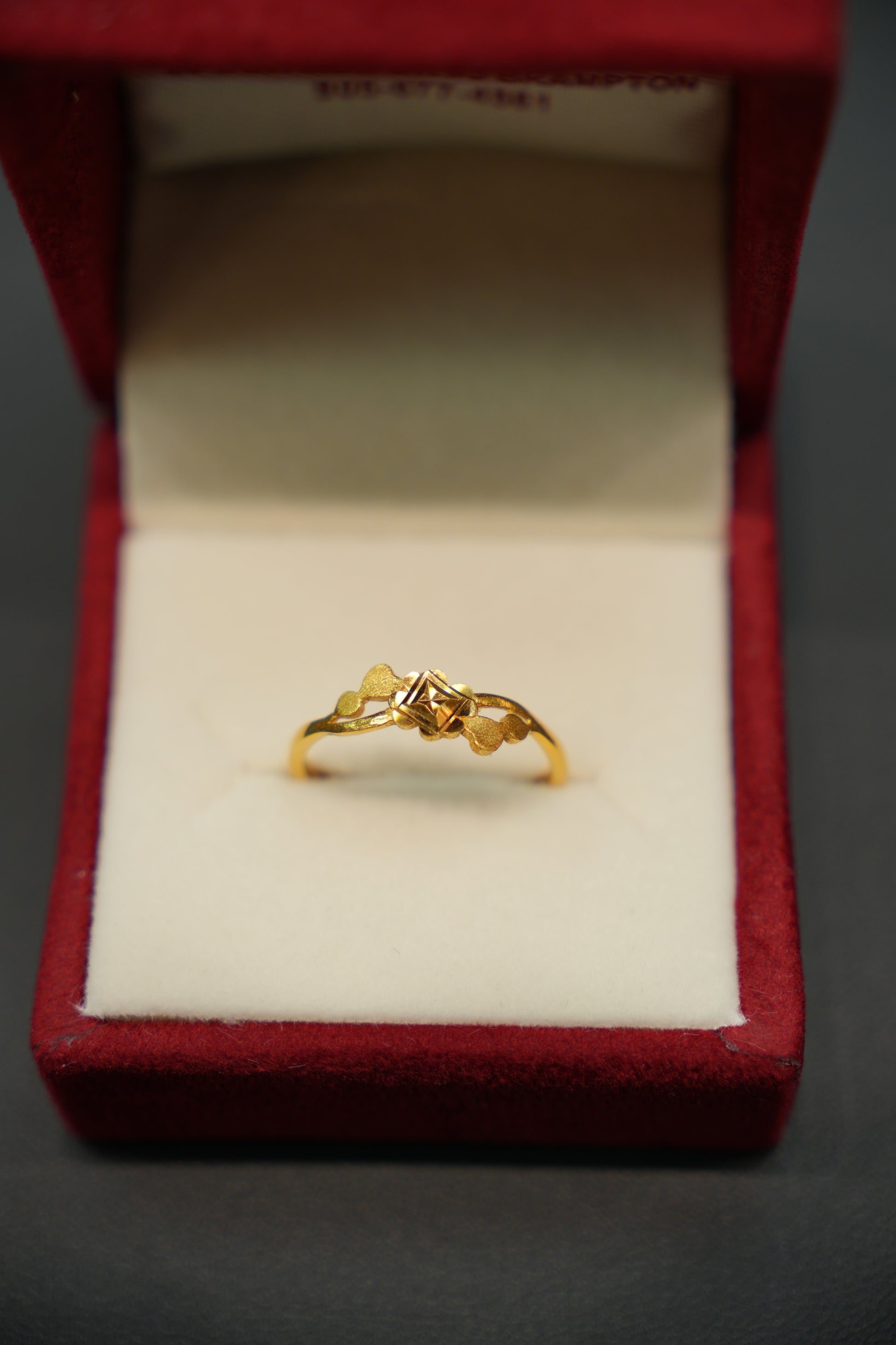 Luxury 22K gold ring with timeless elegant design