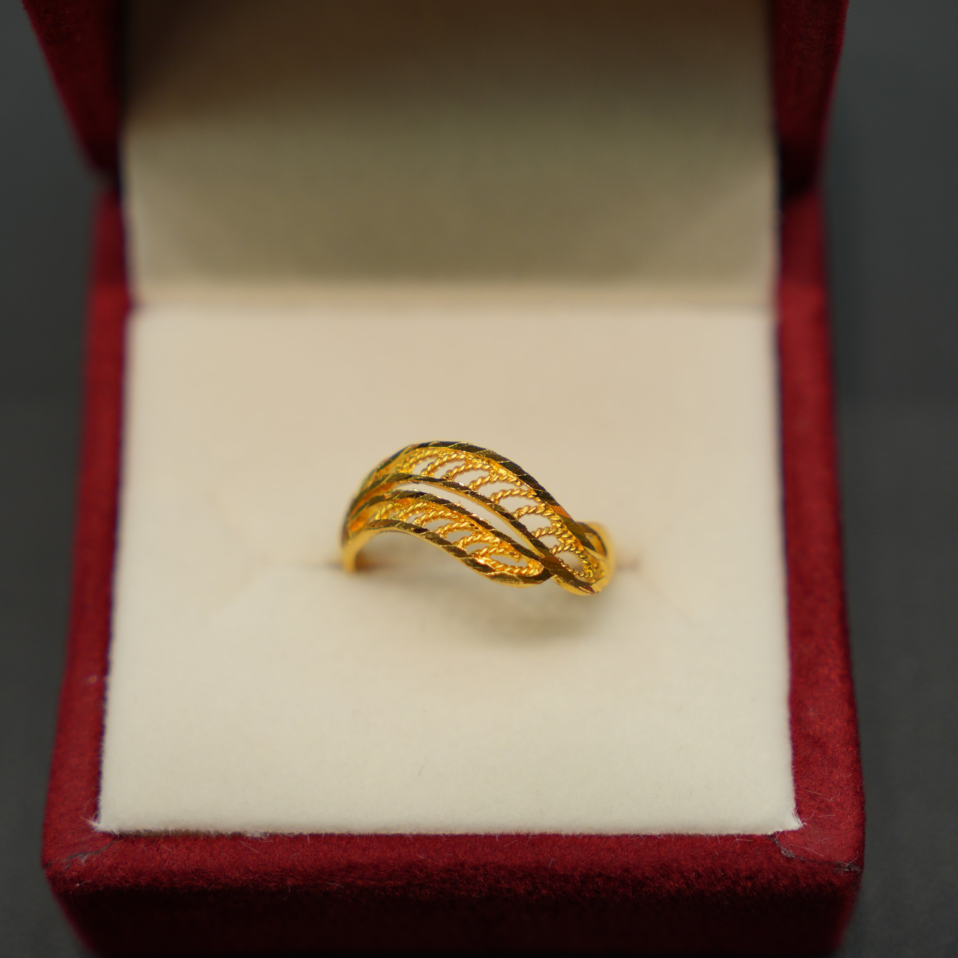 Luxury 22K gold ring with timeless elegant design