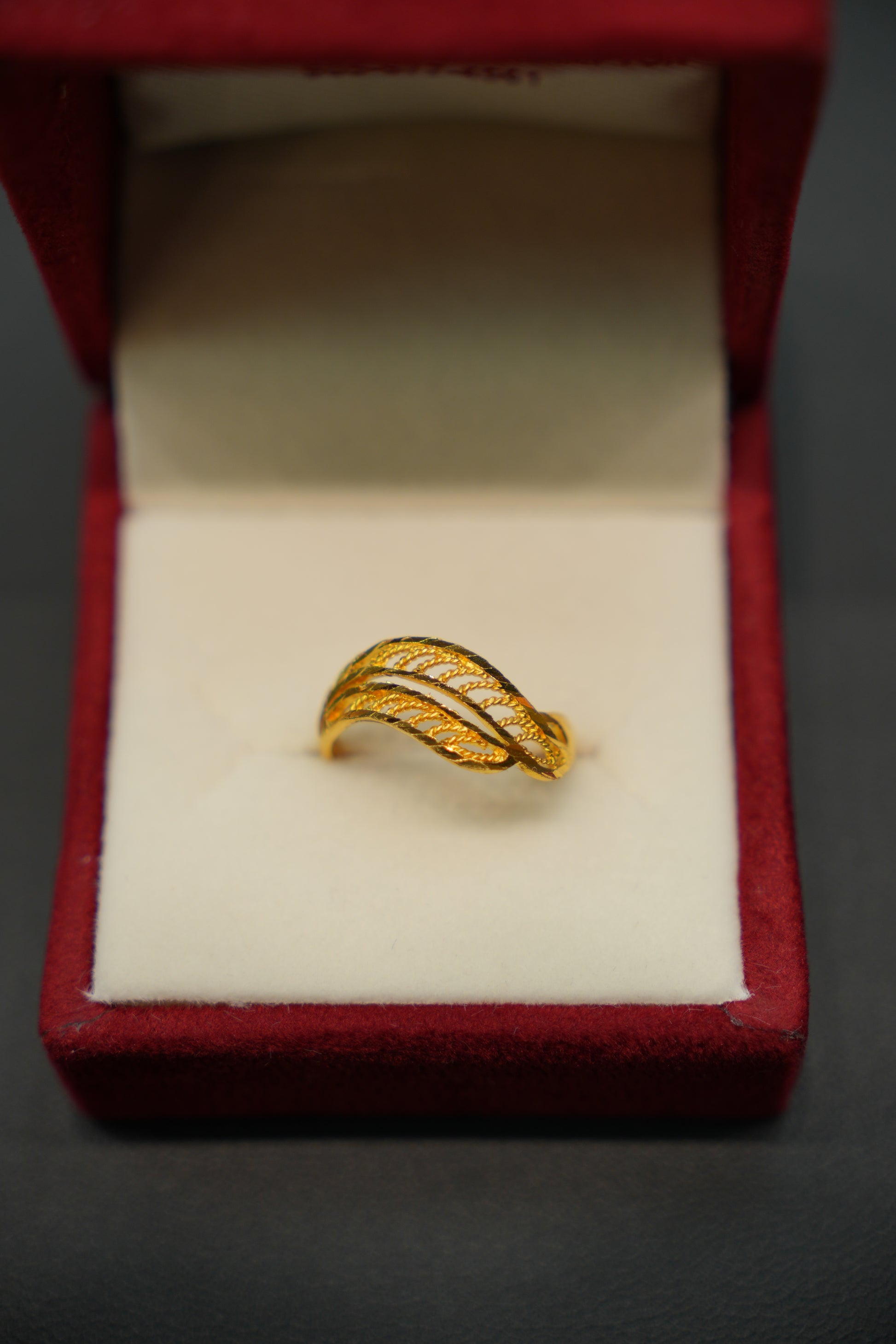 Luxury 22K gold ring with timeless elegant design
