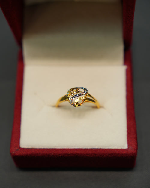 22K Gold Ladies Ring