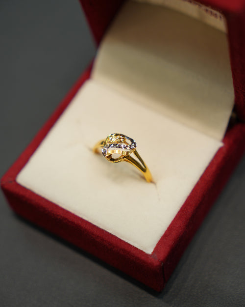 22K Gold Ladies Ring