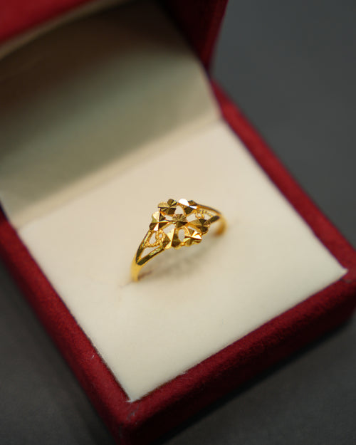22K Gold Ladies Ring