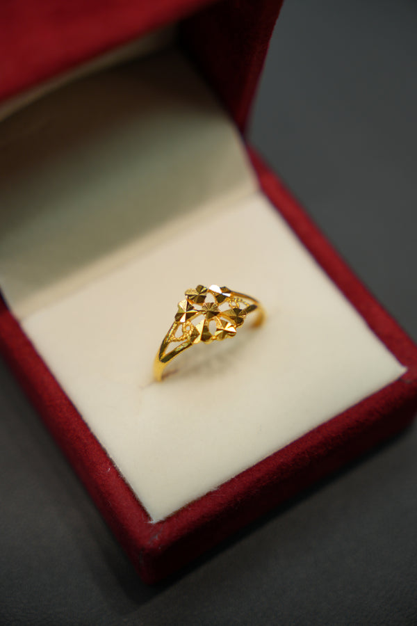 22K Gold Artistic Ladies Ring