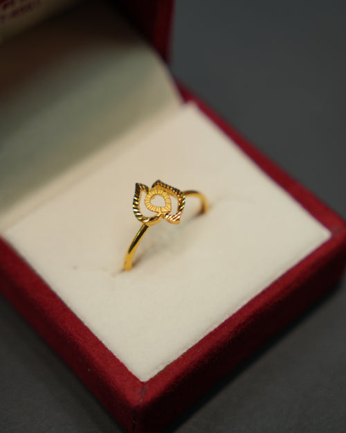 22K Gold Ladies Ring