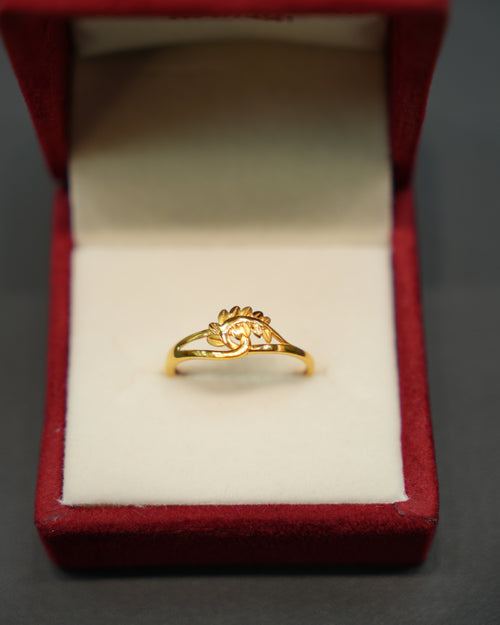 22K Gold Ladies Ring