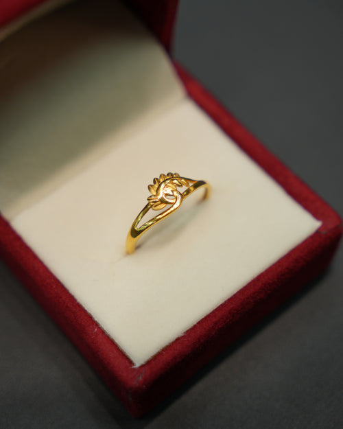 22K Gold Ladies Ring