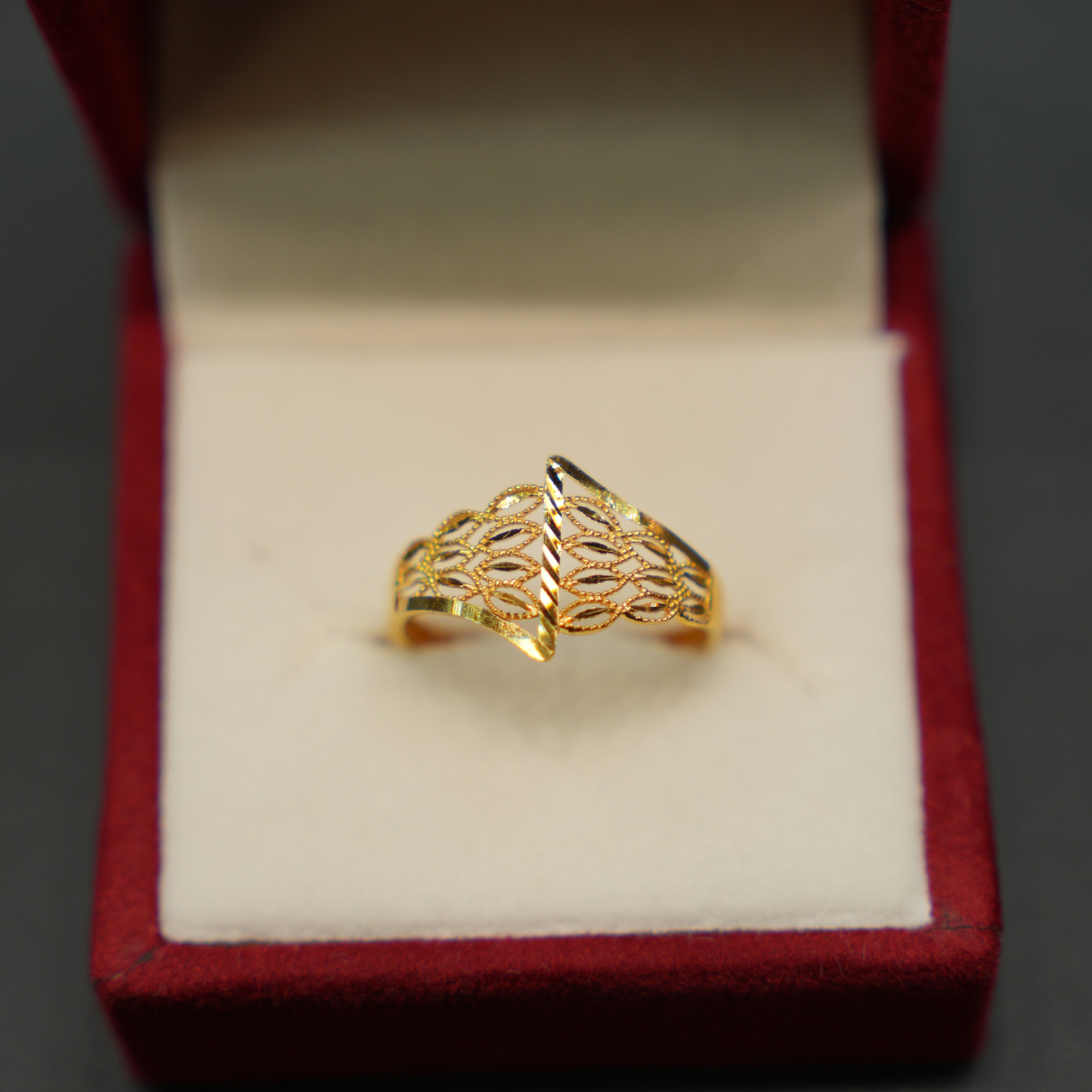 22K Gold Ladies Ring