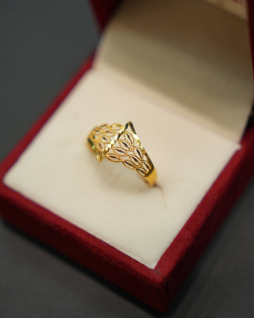 22K Gold Ladies Ring