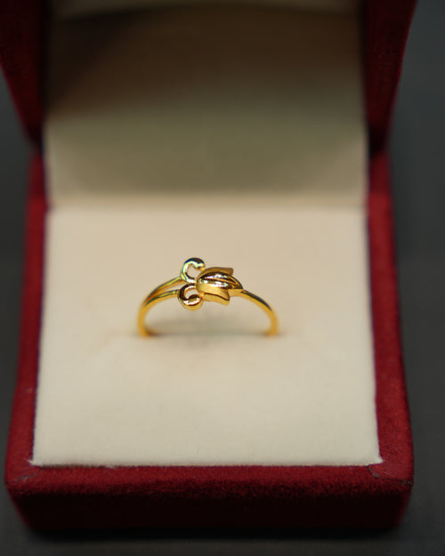 22K Gold Ladies Ring