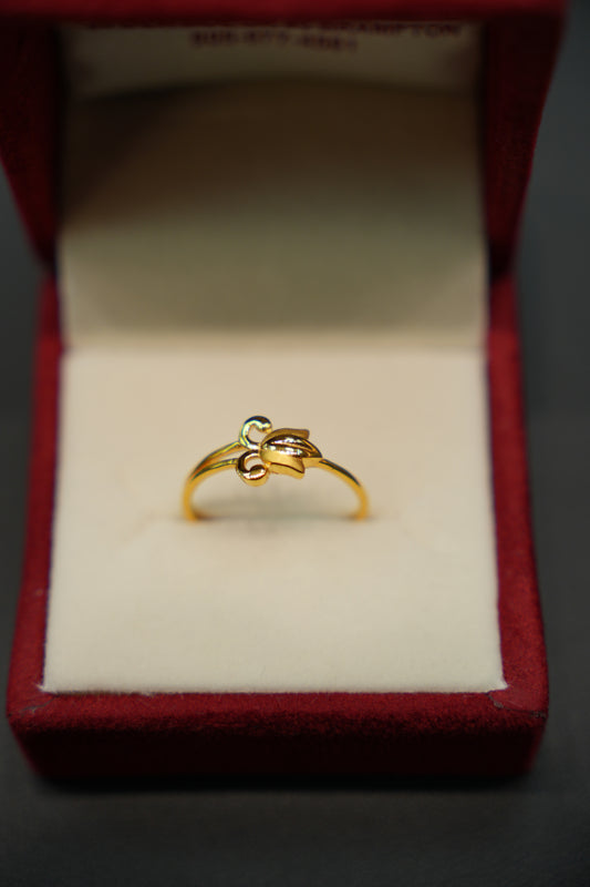 22K Gold Ladies Ring