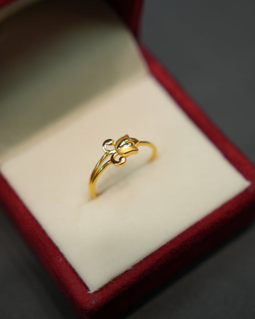 22K Gold Ladies Ring