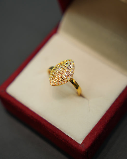 22K Gold Ladies Ring