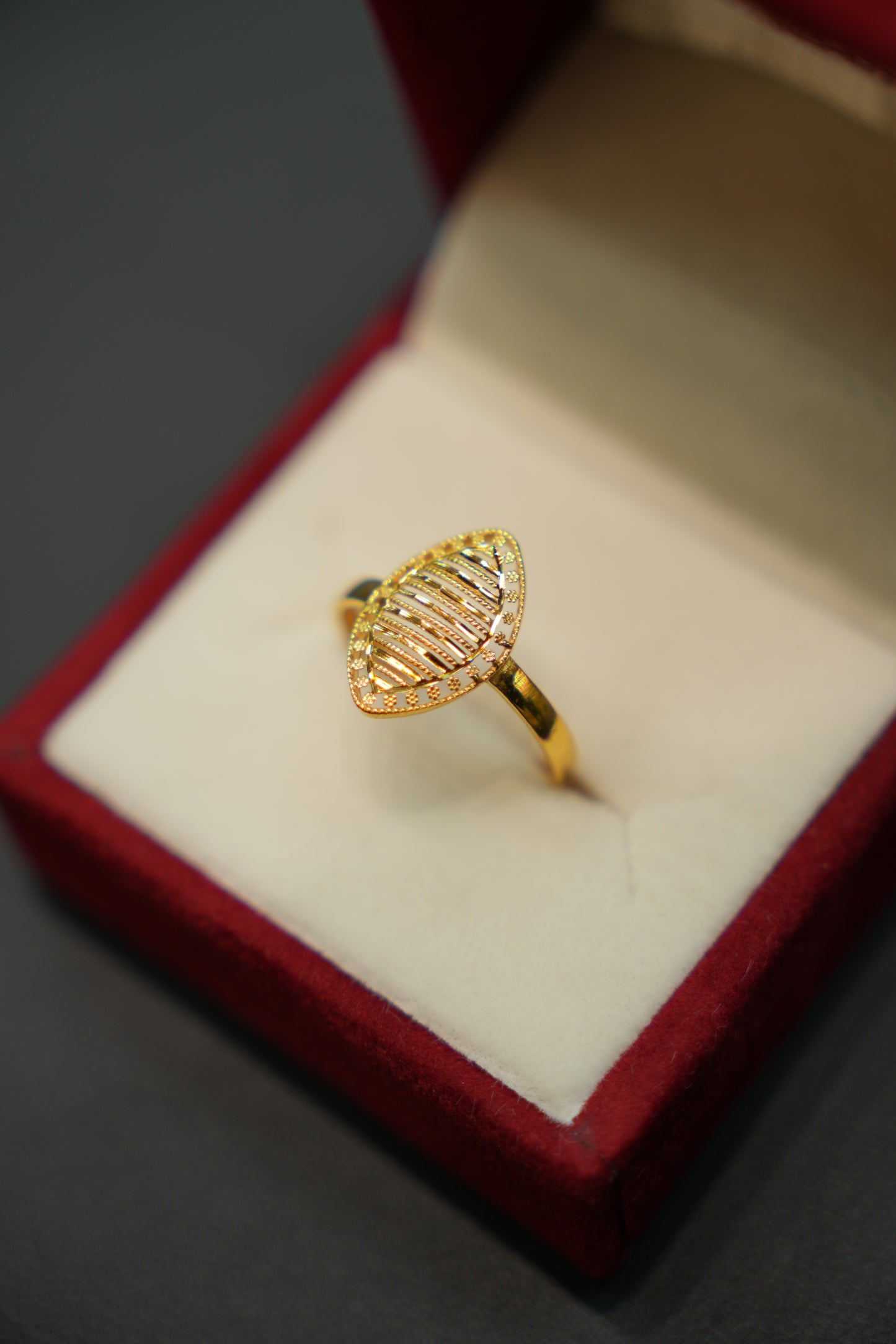 22K Gold Ladies Ring