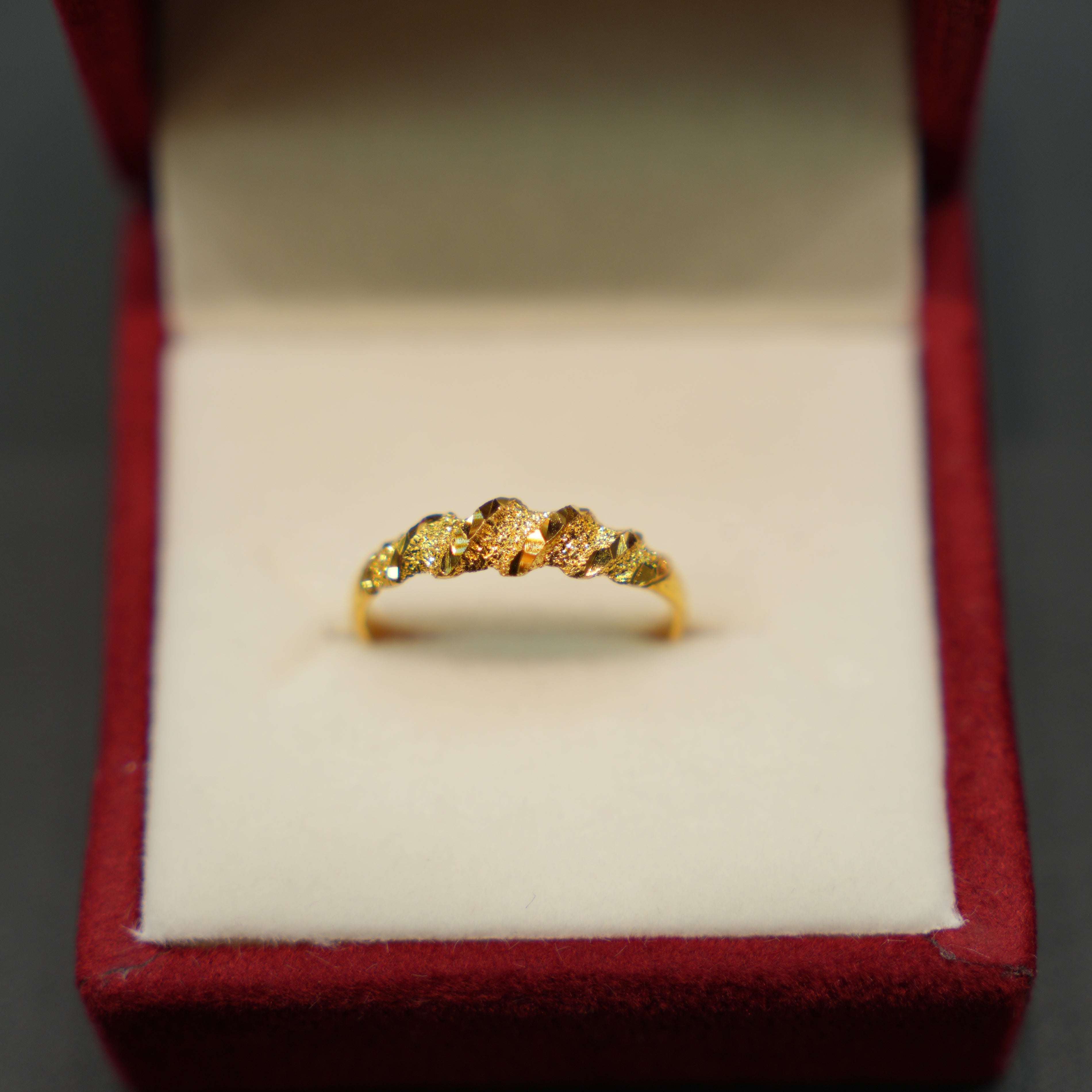 22K Gold Ladies Ring