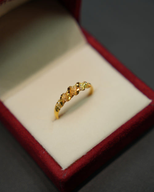 22K Gold Ladies Ring